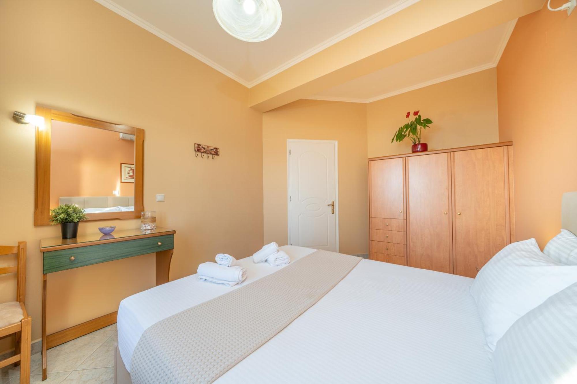 Eleftheria Apartments Vlachata ภายนอก รูปภาพ
